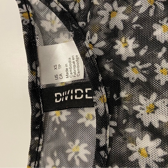 H&M Sheer Top - Picture 2 of 2